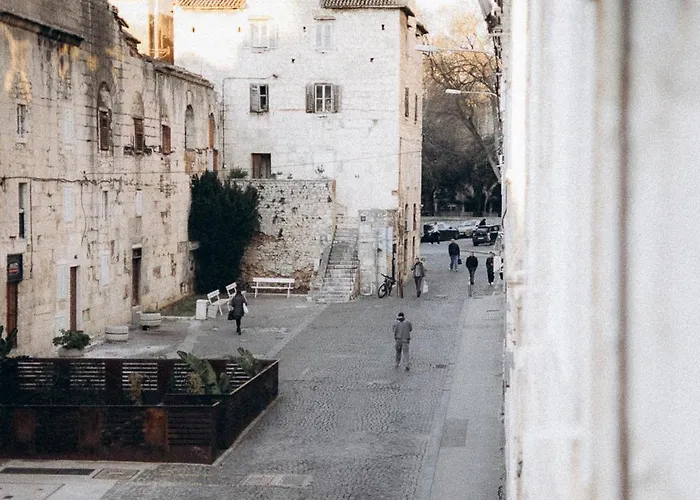 Piac Luxury Split