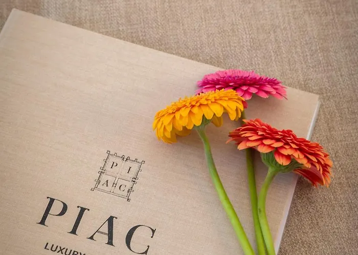 Piac Luxury アパート